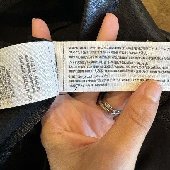 NWT Abercrombie & Fitch Women’s Sz Small 100% Vegan Leather Split-Hem Pants - Picture 8 of 8